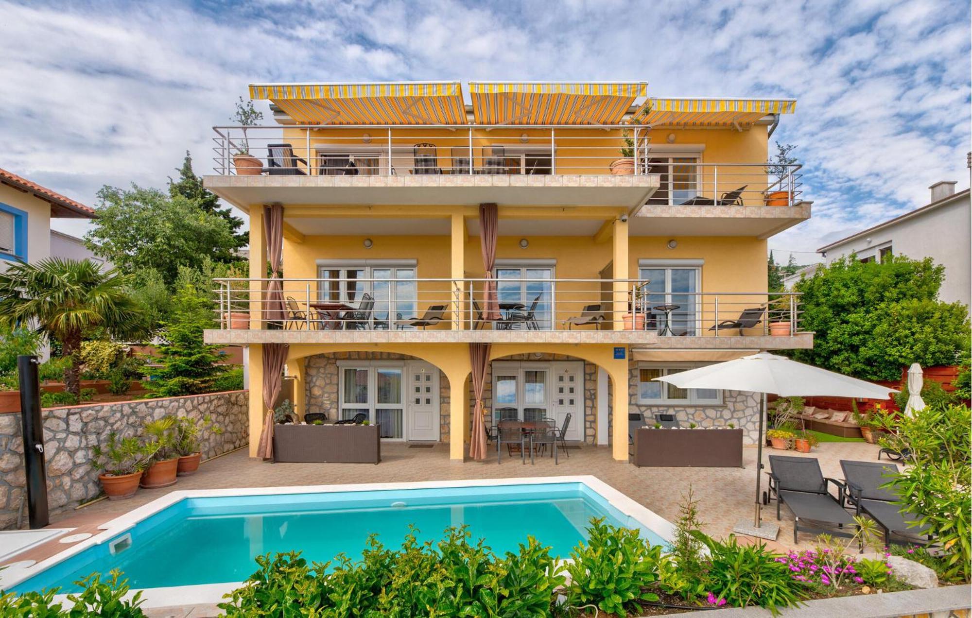 Apartment 2 Bedroom Stunning In